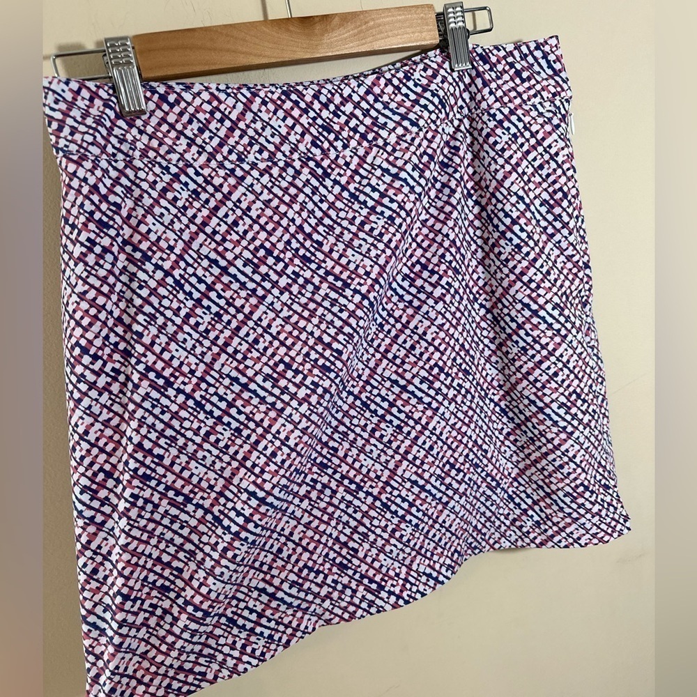 Izod Golf Sun Control Skort Skirt Geometric
Print size 10